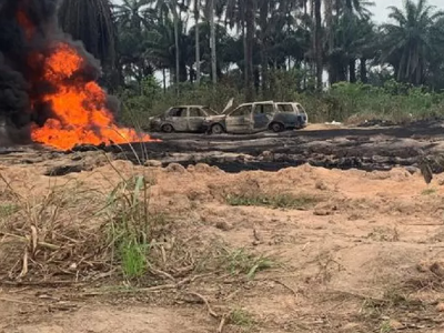 नाइजीरिया में अवैध तेल रिफाइनरी में जोरदार धमाका