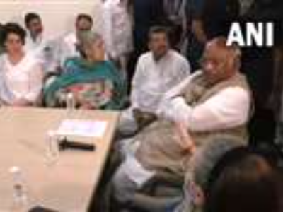 राहुल गांधी की संसद सदस्‍यता निरस्‍त होने के बाद कांग्रेस कमेटी की बैठक में चला मंथन