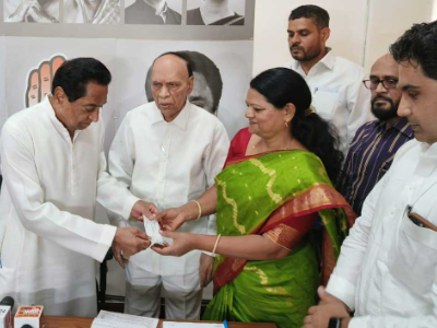 बसपा की पूर्व विधायक शीला त्यागी ने पीसीसी में कमलनाथ के समक्ष कांग्रेस की सदस्यता ग्रहण